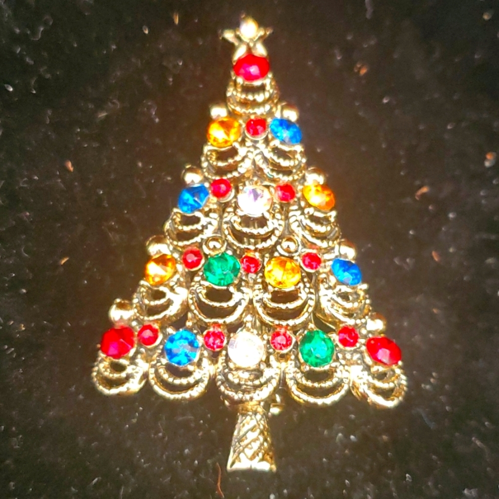 Vintage Rainbow Colorful Rhinestone Christmas Tree Brooch Pin DZ854